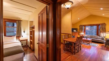 Royal Cabin, 2 Bedrooms, Kitchen