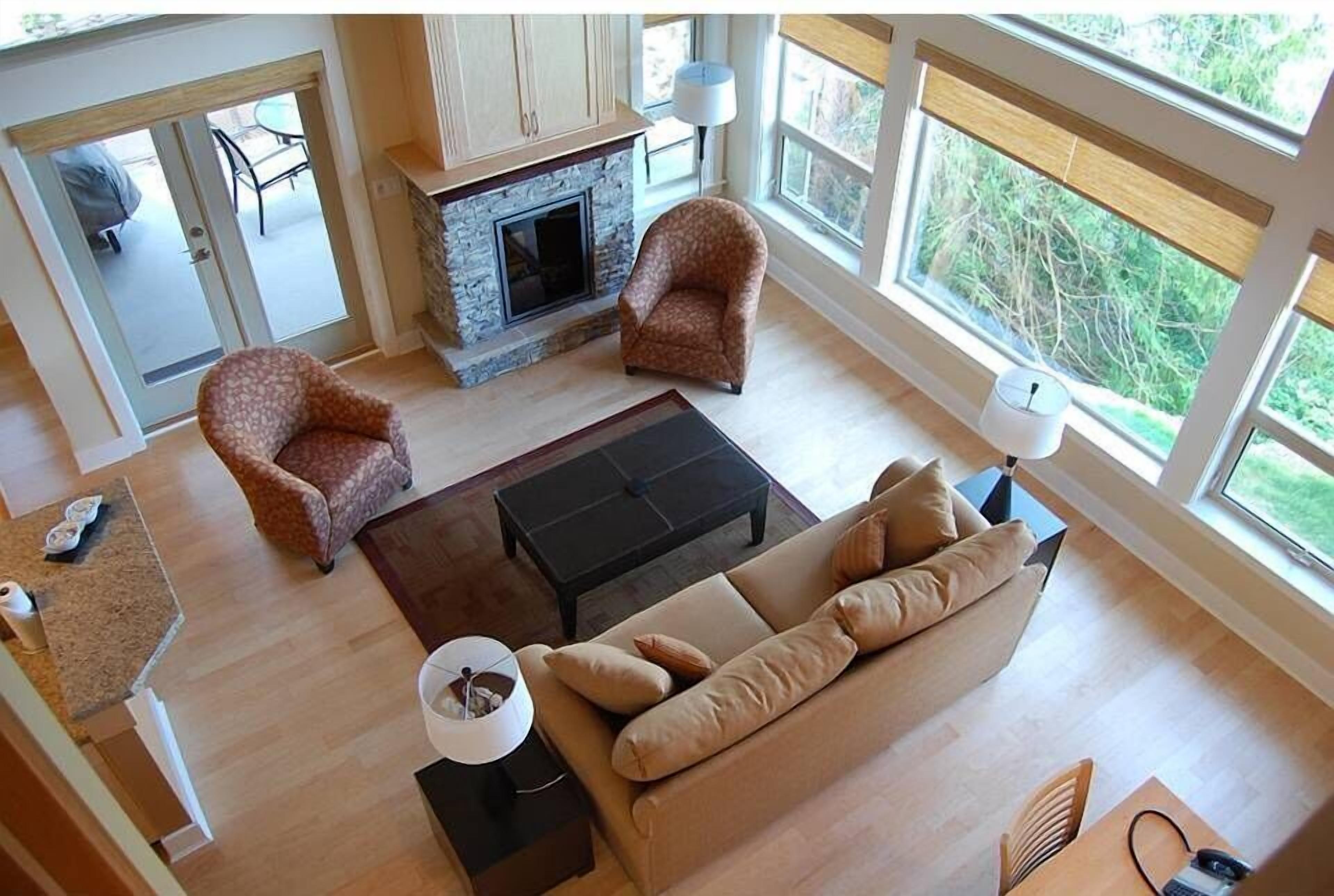 deluxe two bedroom loft | living room | 48-inch flat-screen tv with digital channels, tv, fireplace