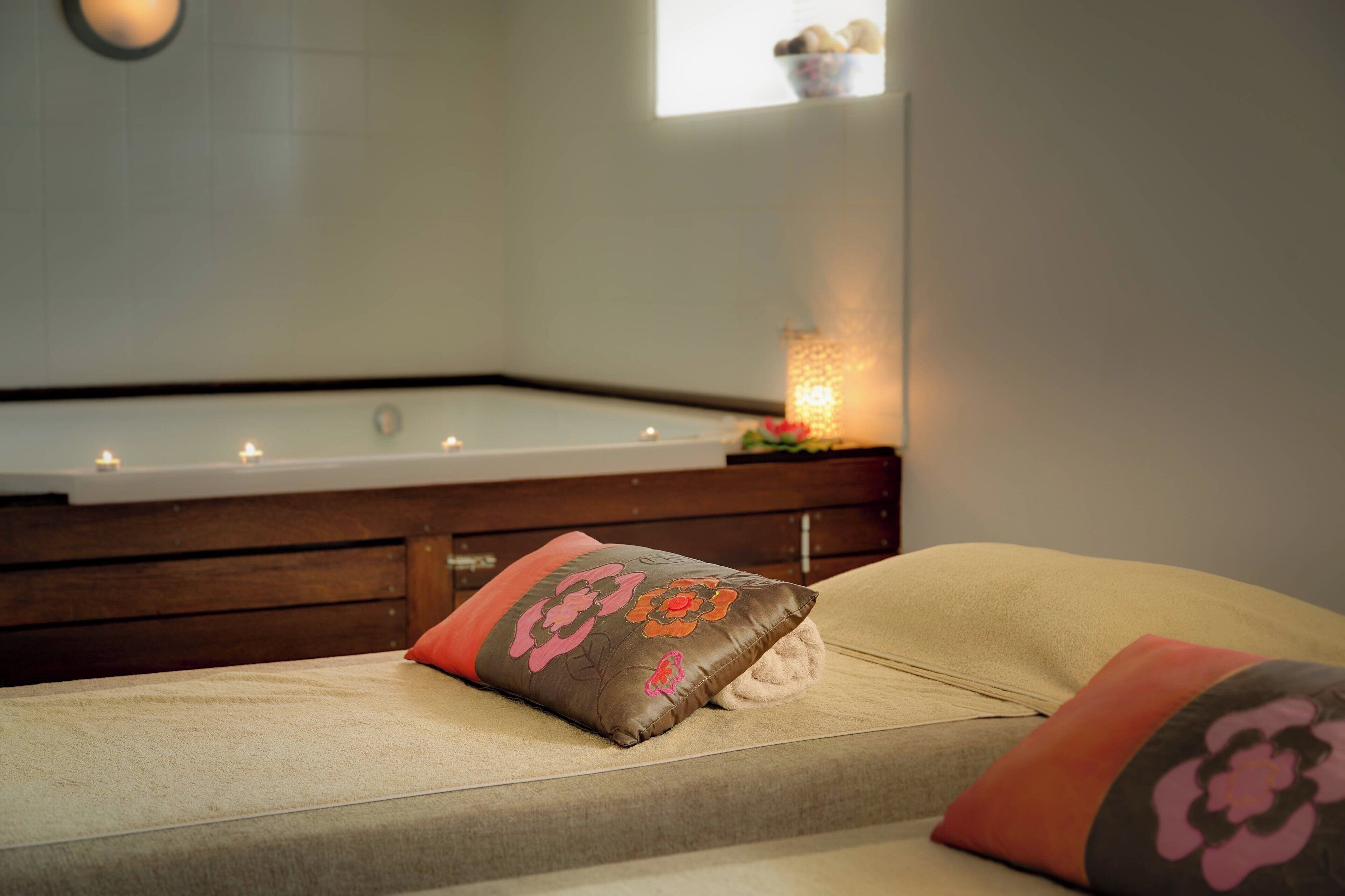 couples treatment room(s), sauna, hot tub, body treatments, aromatherapy