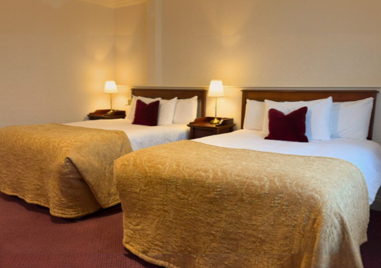 Bureau, fer et planche à repasser, Wi-Fi gratuit, draps fournis