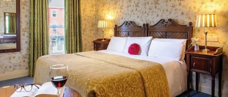 مكتب ومكواة/لوح كي وواي فاي مجانًا وملاءات أسرّة