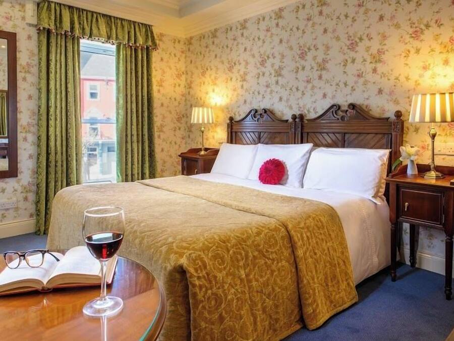 Classic-dobbeltværelse - 1 dobbeltseng | Skrivebord, strygejern/strygebræt, gratis Wi-Fi, sengetøj