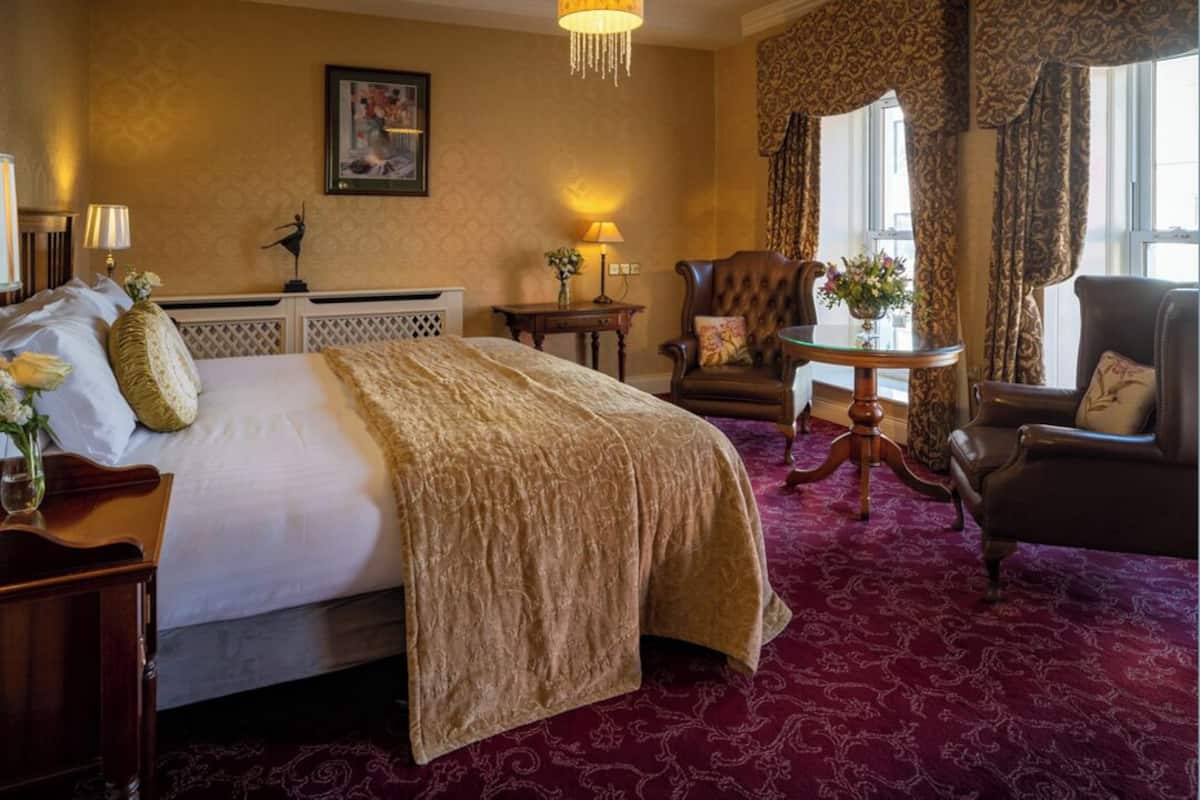 Superior Double Room | Desk, iron/ironing board, free WiFi, bed sheets