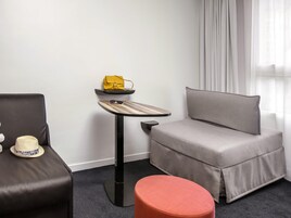 Colchones Select Comfort, escritorio y cortinas blackout