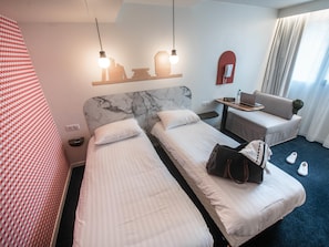 Standardværelse med 2 enkeltsenge | Select Comfort-senge, individuel indretning, skrivebord