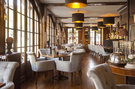 Restaurante. Hotel de la Poste - Relais Napoléon III