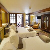 Artículos del minibar gratis y caja de seguridad en la habitación 