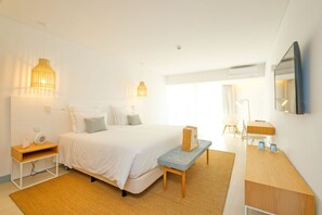 Egyptian cotton sheets, premium bedding, pillow-top beds, minibar