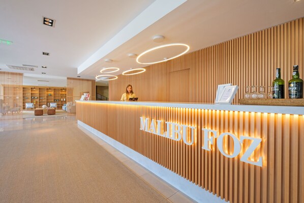 Reception - Malibu Foz Hotel - La Maison Younan (Figueira da Foz)