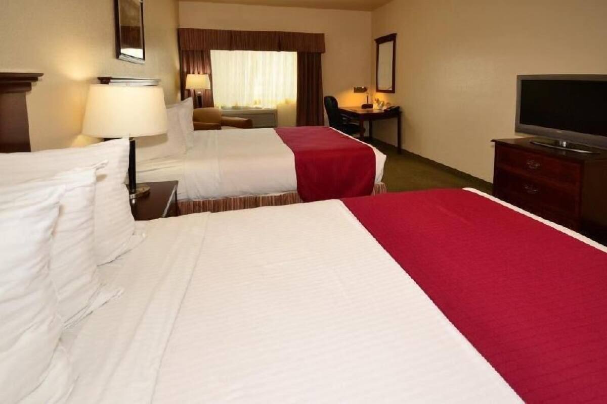 Desk, laptop workspace, iron/ironing board, WiFi