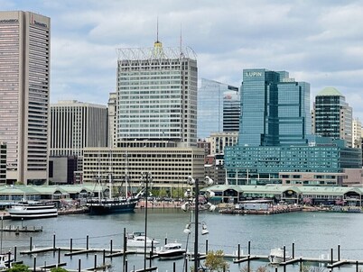 Hotel RL Baltimore Inner Harbor