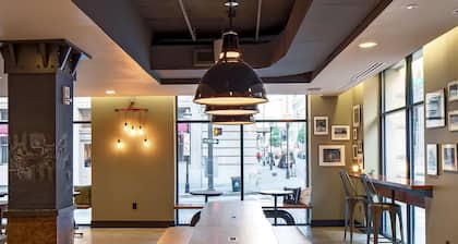 Hotel RL Baltimore Inner Harbor