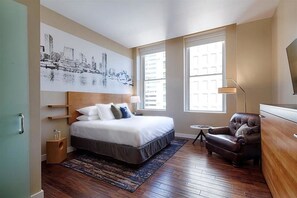 Premium bedding, pillow-top beds, soundproofing, iron/ironing board - Hotel RL Baltimore Inner Harbor (Baltimore)