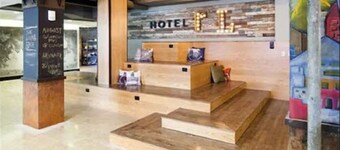 Hotel RL Baltimore Inner Harbor