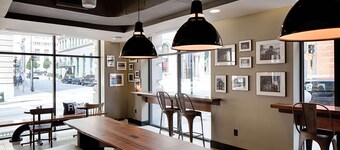 Hotel RL Baltimore Inner Harbor