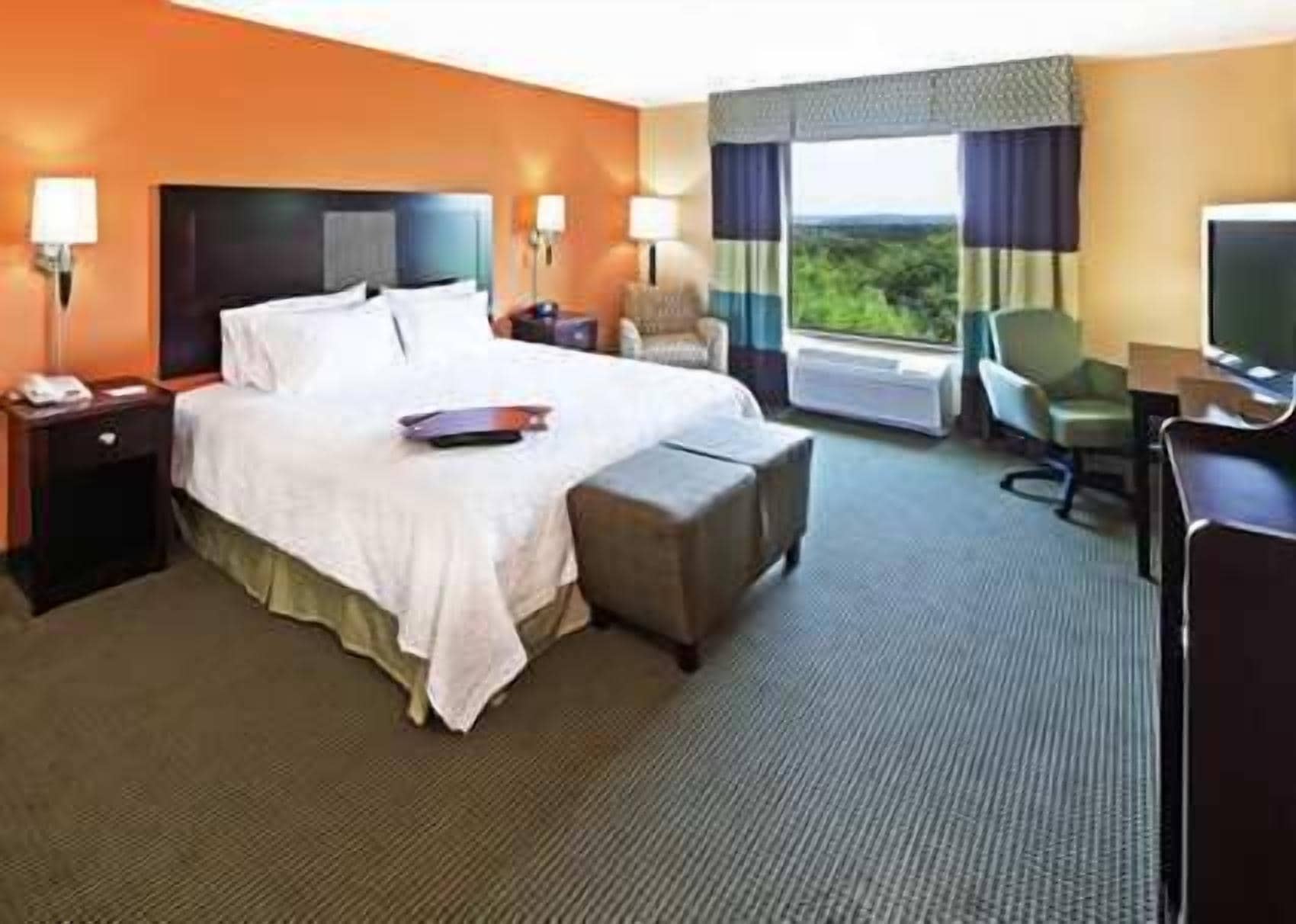 hypo-allergenic bedding, in-room safe, iron/ironing board