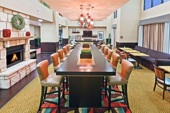 Reception - Hampton Inn & Suites Austin - Lakeway (Lakeway)