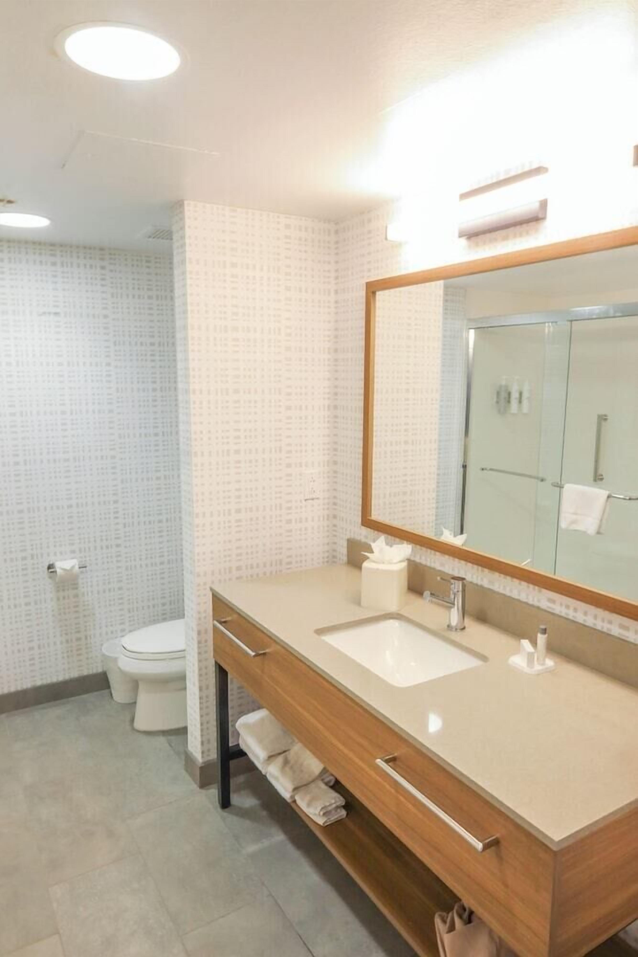 Bathroom | Hair dryer, towels