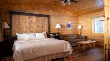 Room | Seterika/papan seterika, katil bayi/kot (surcaj)