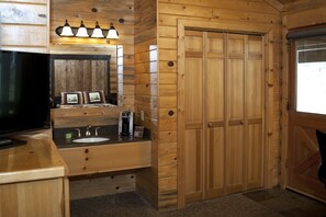 Mökki | Silitysrauta/-lauta, vauvansÀngyt, lisÀvuoteet, ilmainen Wi-Fi