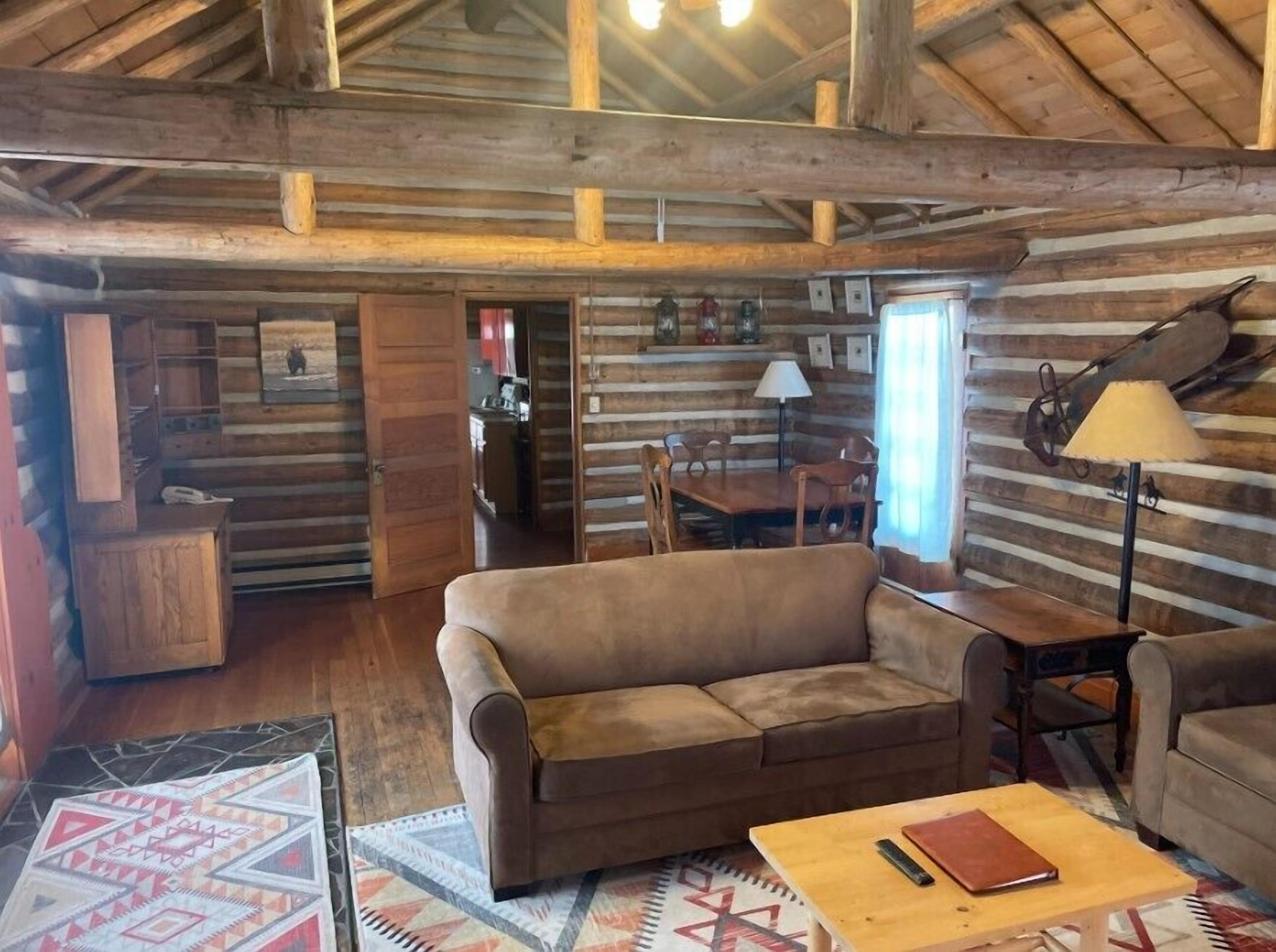 Historic McGill cabin | Living area