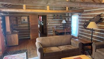 Historic McGill cabin | Living area