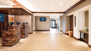 Lobby - Hampton Inn & Suites Highland (Highland)