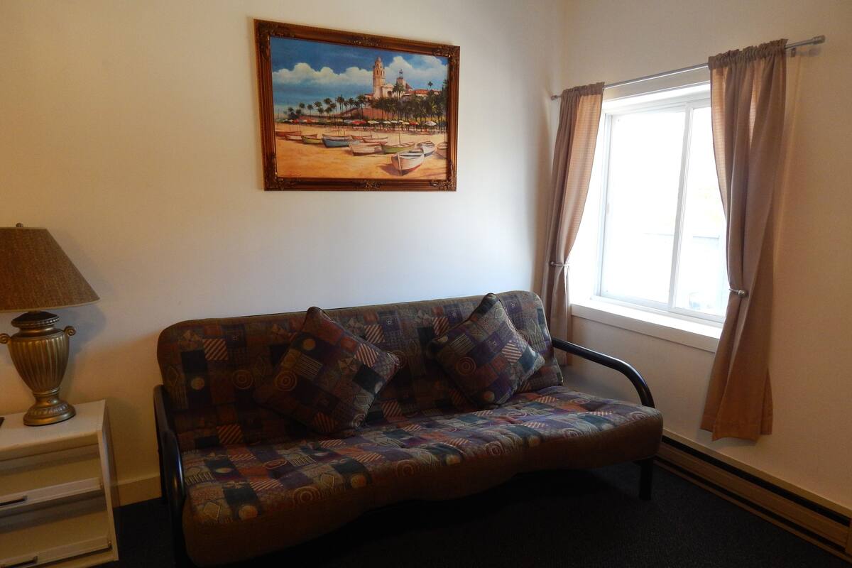 Family Double Room, 2 Katil Ratu (Queen) (additional futon available) | Seterika/papan seterika, Wi-fi percuma, cadar katil