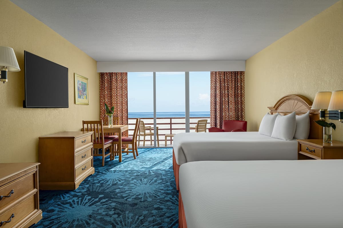 Beachfront w/ Balcony 2 Queen Beds