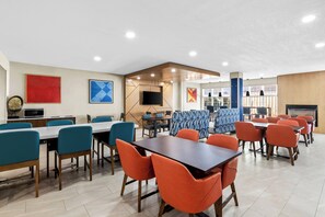 Desayuno buffet incluido todos los días 