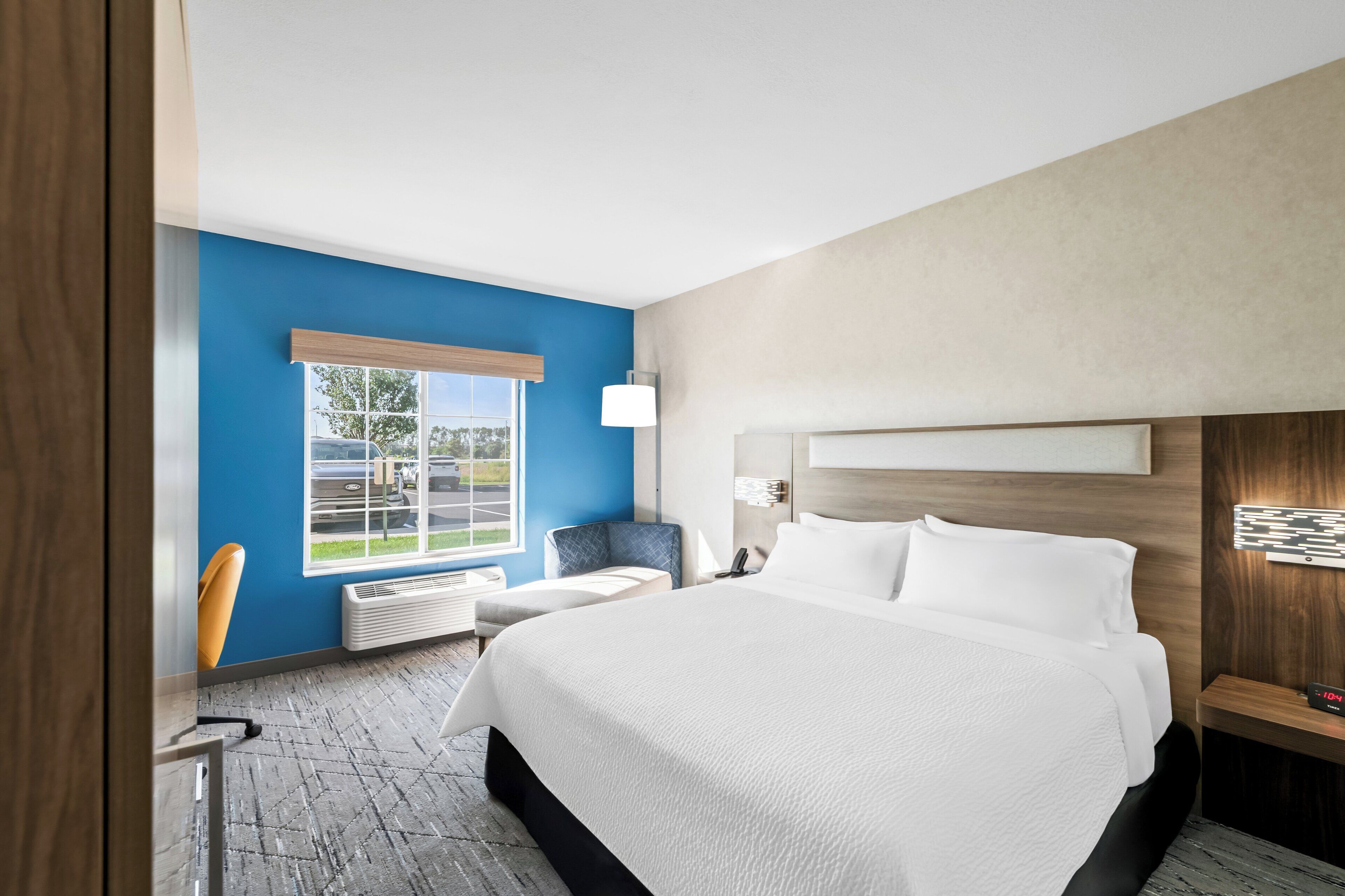 Surmatelas, coffres-forts dans les chambres, bureau, rideaux occultants