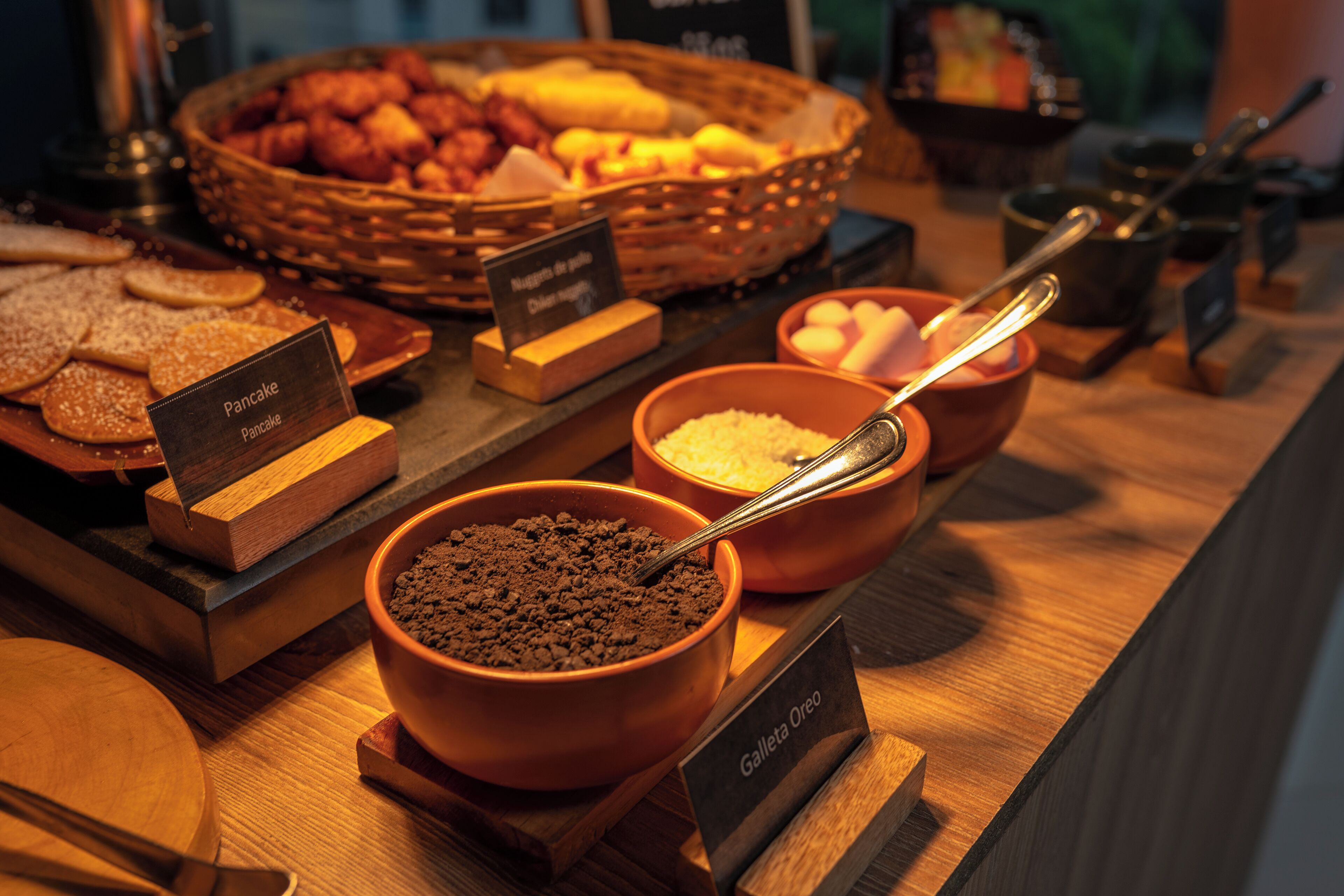 daily full breakfast (cop 40000 per person)