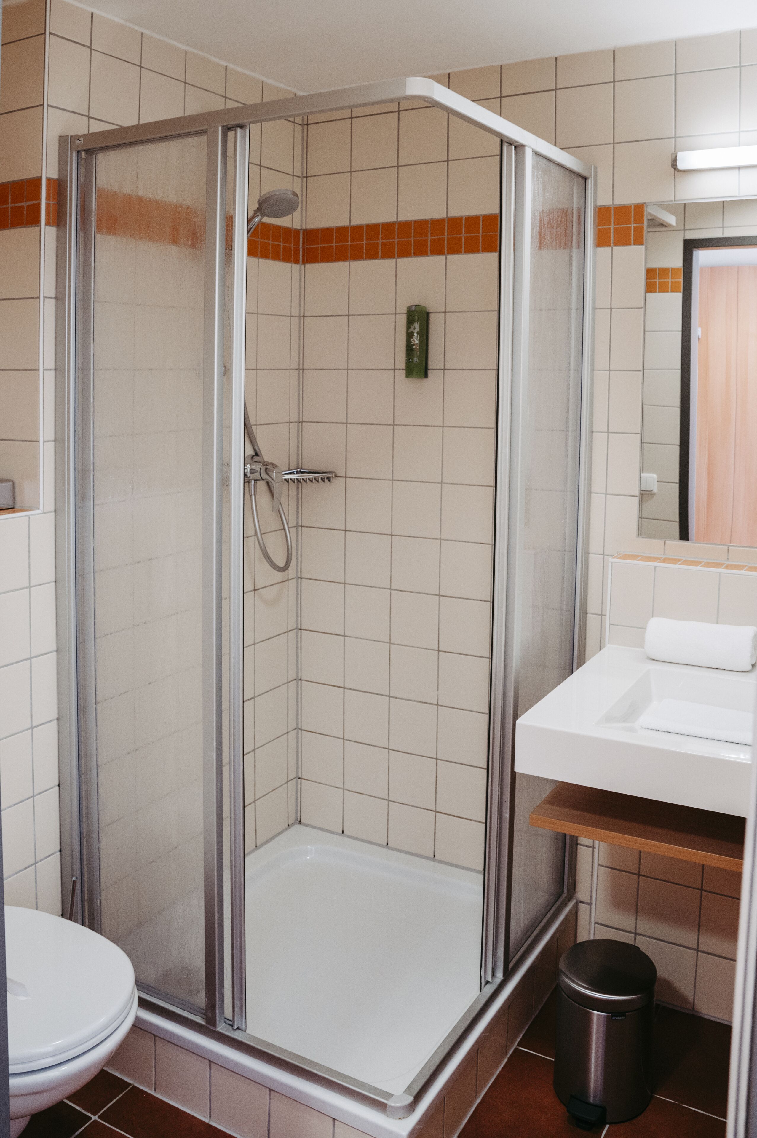 double room | bathroom | shower, hair dryer, towels