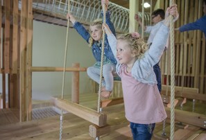 Children's play area - indoor - JUFA Hotel Wipptal (Steinach am Brenner)