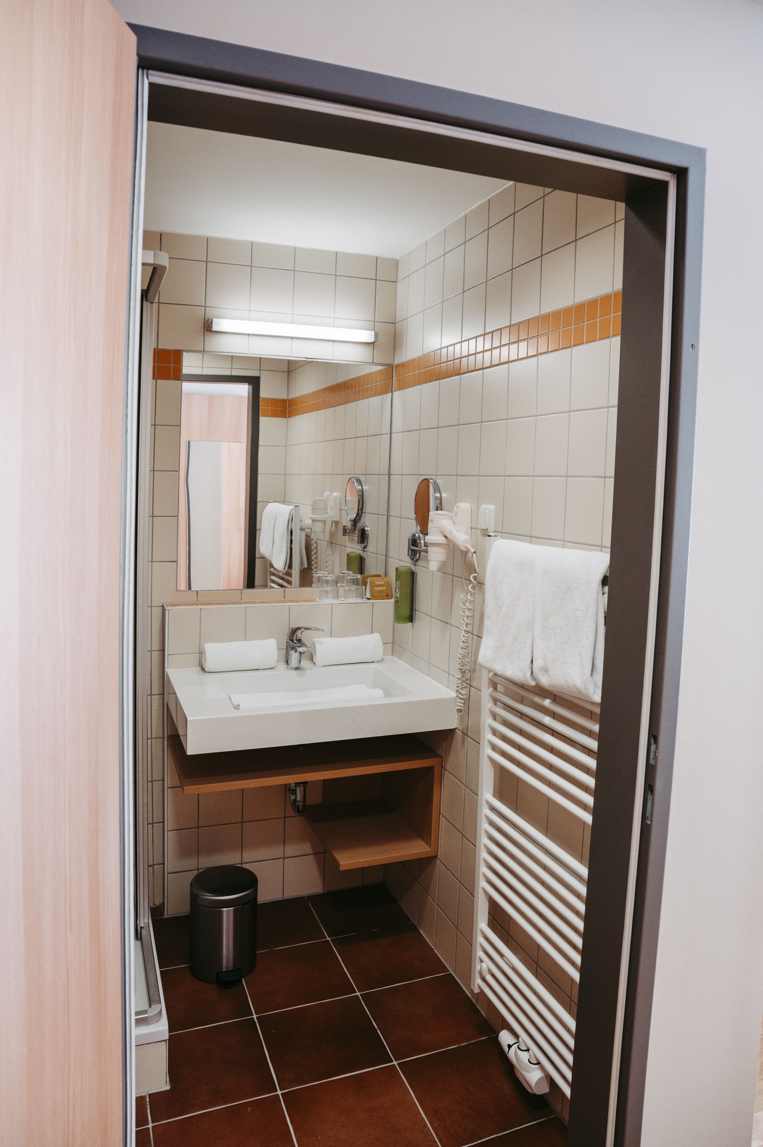 double room | bathroom | shower, hair dryer, towels