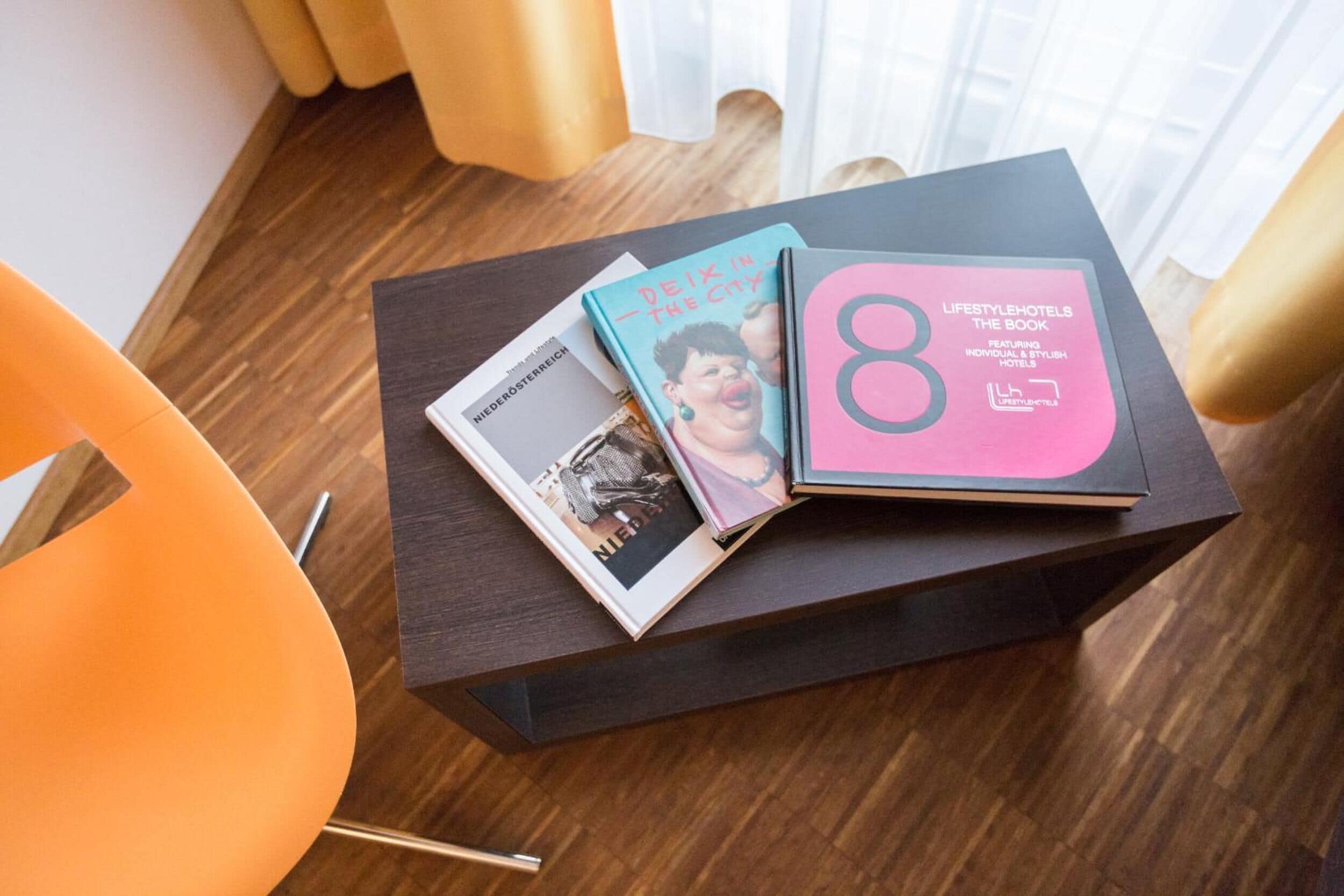 studio | living room | flat-screen tv