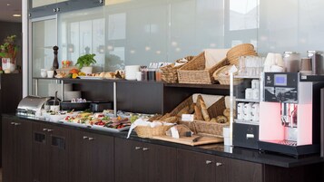 Free daily buffet breakfast