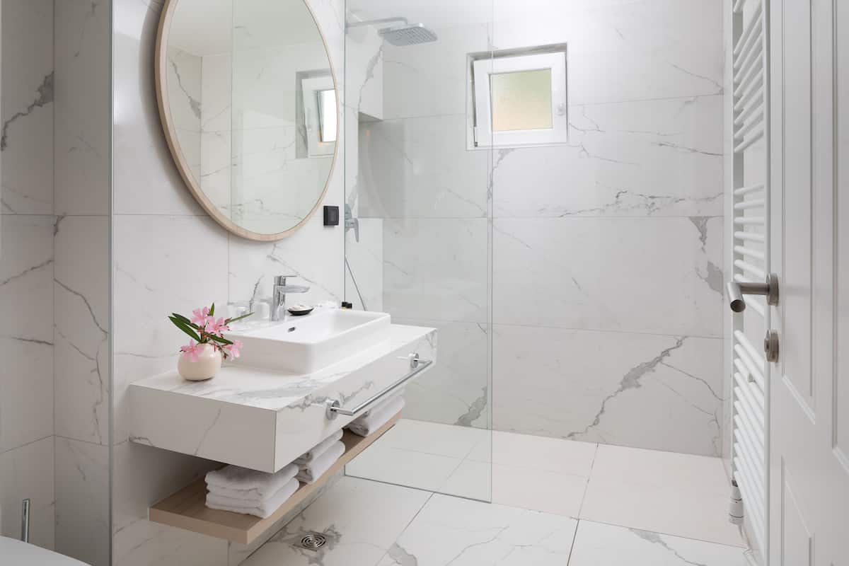 premium villa sea side | bathroom | combined shower/bathtub, free toiletries, hair dryer, towels