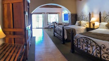 2 bedrooms, premium bedding, down comforters, memory foam beds