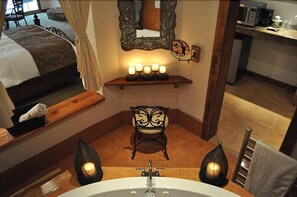 Premium bedding, down comforters, memory foam beds, desk - Hotel Quinta Mision (Bocoyna)