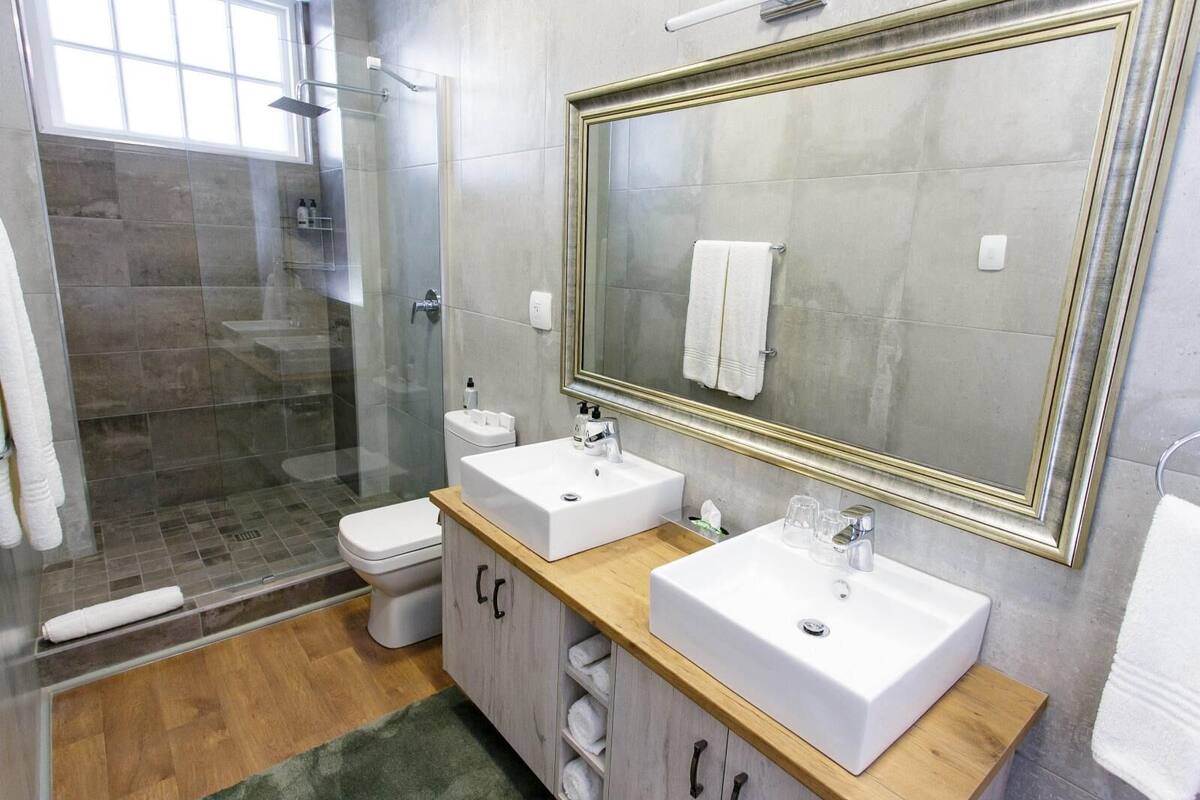 standard apartment | bathroom | free toiletries, hair dryer, towels