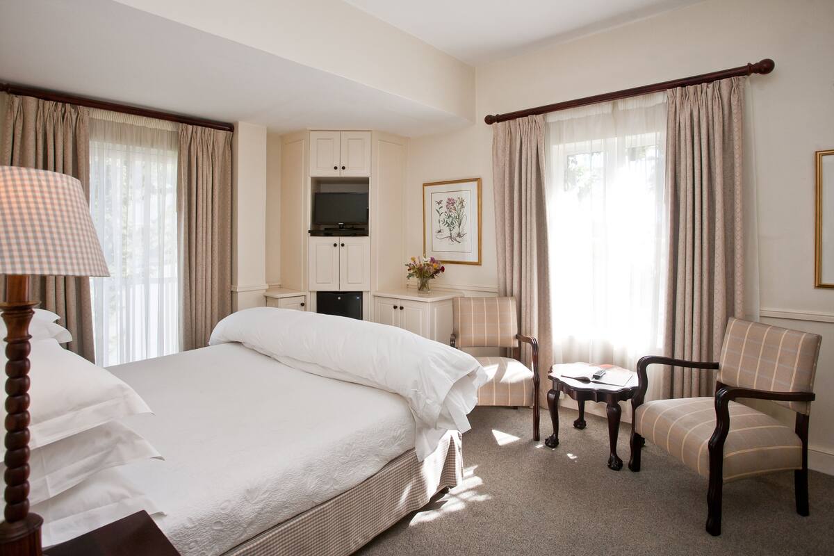 luxury room | 2 bedrooms, premium bedding, in-room safe, individually decorated