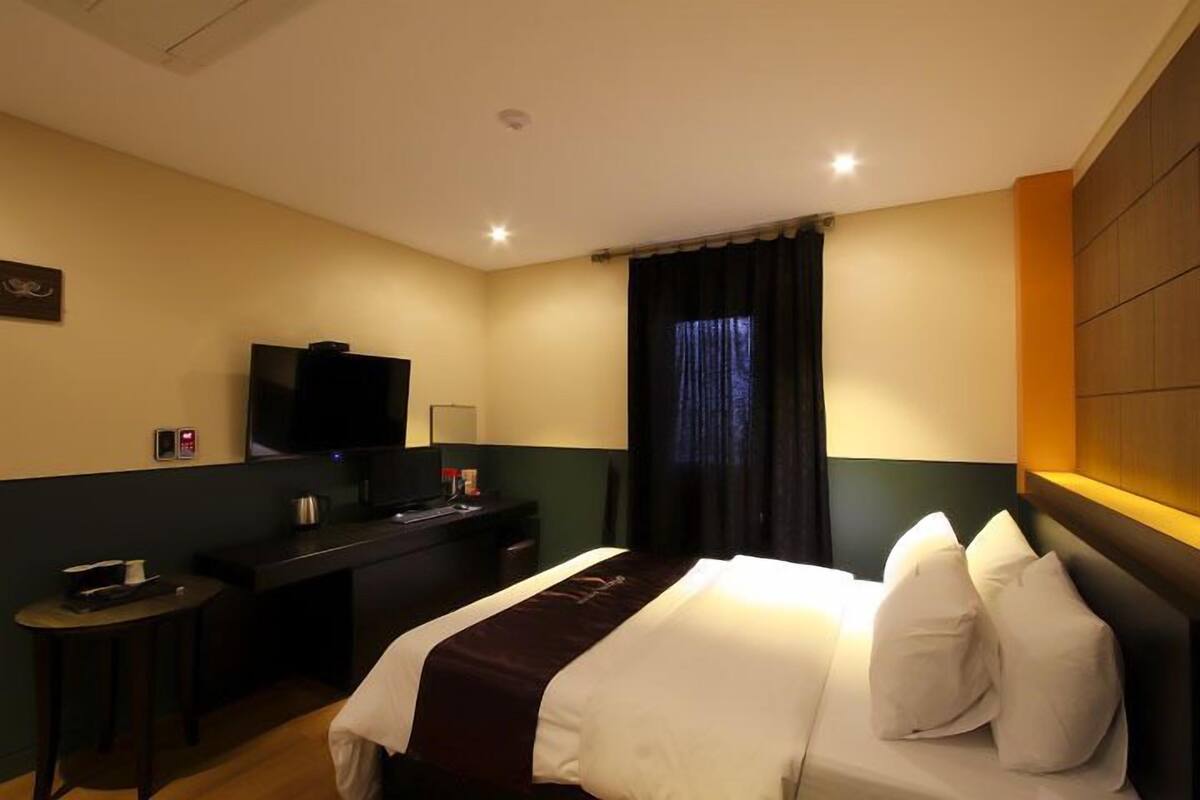 Standard Double Room | In-room safe, blackout drapes, soundproofing