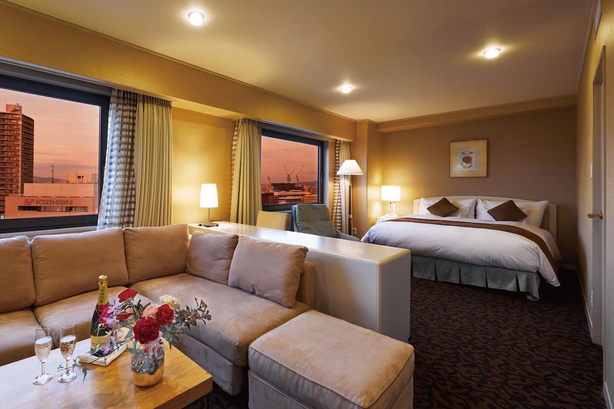 1 bedroom, premium bedding, pillow-top beds, in-room safe