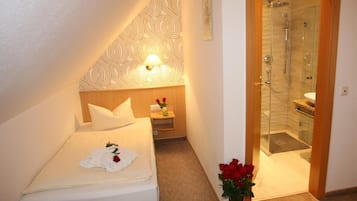 Desk, blackout drapes, free WiFi, bed sheets