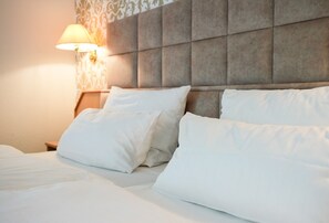 Double Room | Desk, blackout curtains, free WiFi, bed sheets - Hotel Marschall Duroc (Markersdorf)
