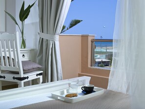 ห้องซูพีเรียดับเบิล, วิวทะเล | เตารีด/โต๊ะรีดผ้า, Wi-Fi ฟรี