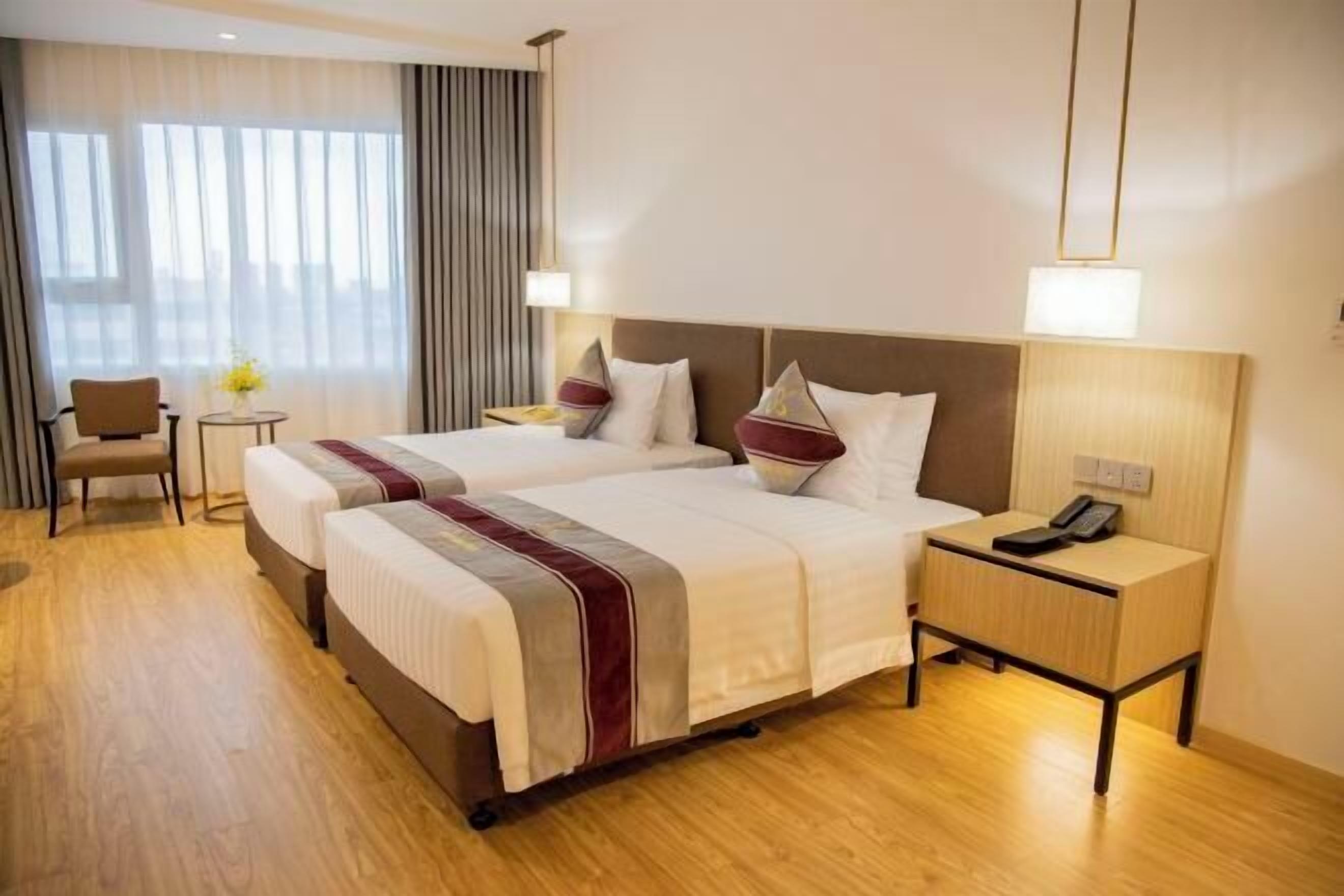 Literie de qualité supérieure, coffres-forts dans les chambres, bureau