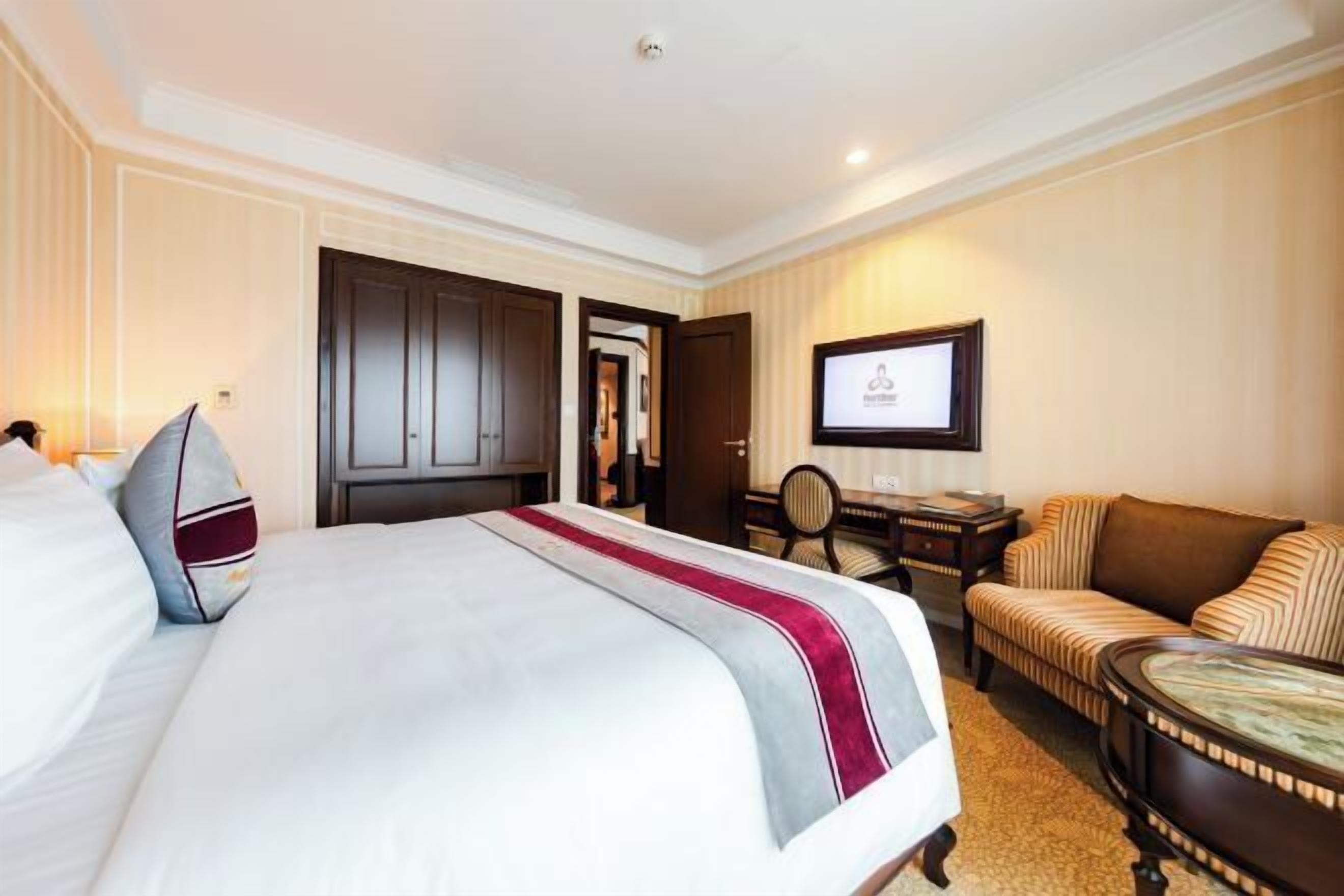 Literie de qualité supérieure, coffres-forts dans les chambres, bureau