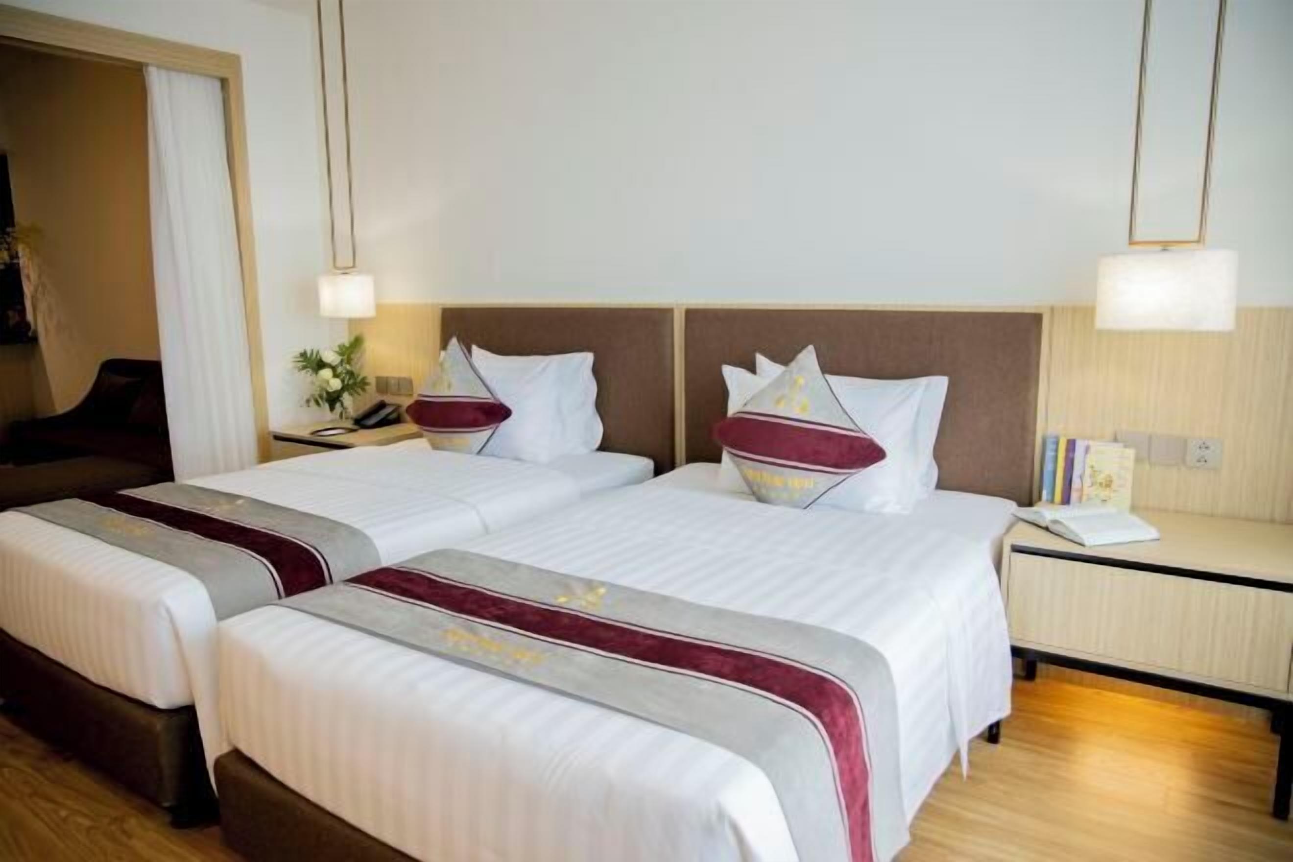 Literie de qualité supérieure, coffres-forts dans les chambres, bureau